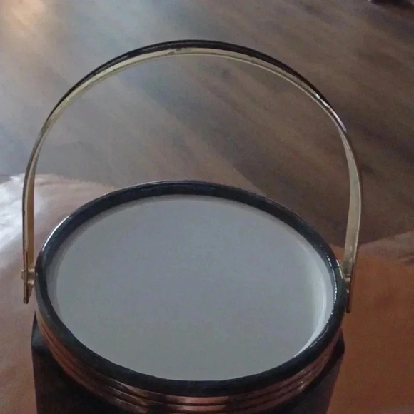 🌹Black marble like ice bucket and 4 glasses🎉 - Picture 6 of 7